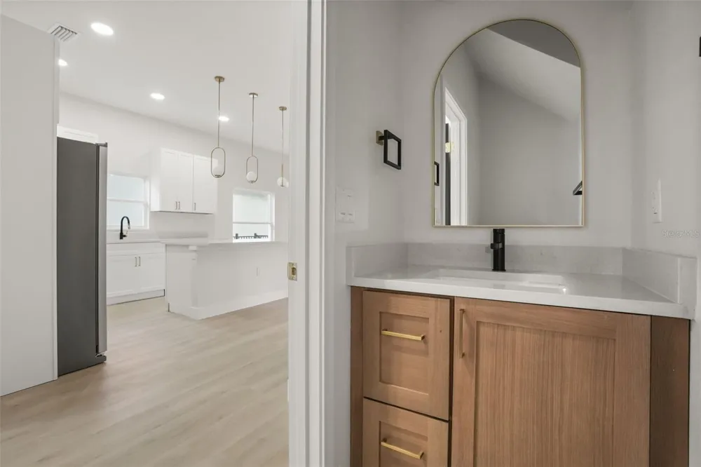 823 E MCDONALD AVENUE Eustis, FL 32726