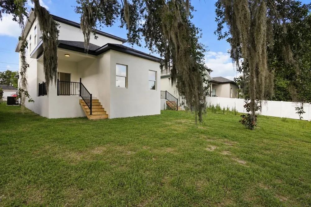 823 E MCDONALD AVENUE Eustis, FL 32726