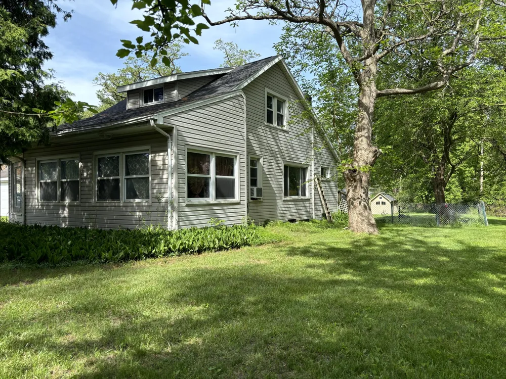 2545 Massena Avenue Commerce, MI 48382