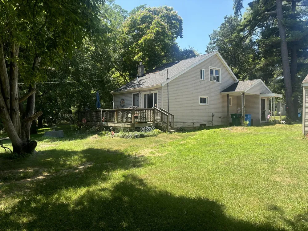 2545 Massena Avenue Commerce, MI 48382