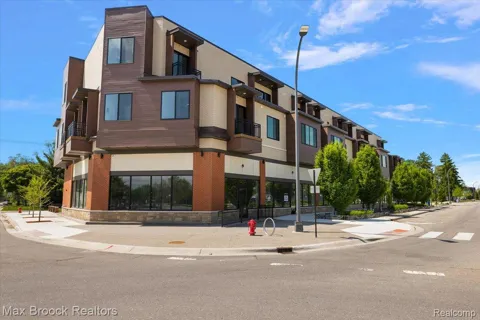 1760 E Auburn Road #3A