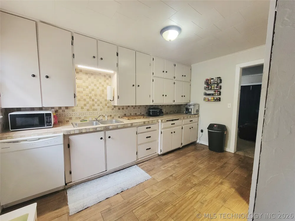 509 Burgess Holdenville, OK 74848