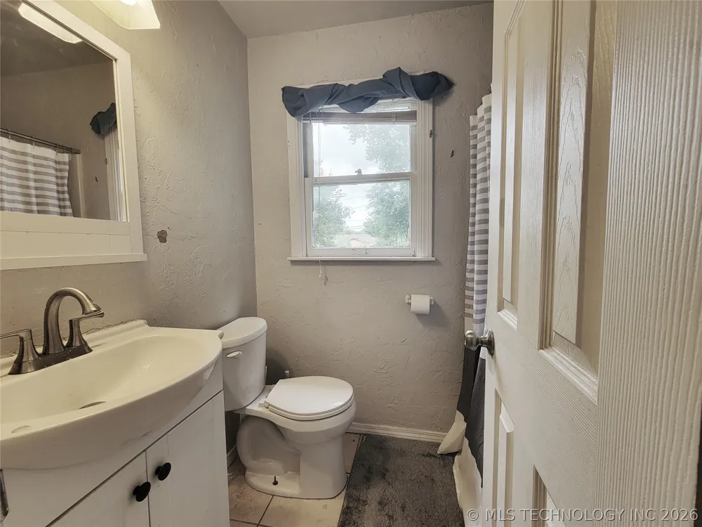 509 Burgess Holdenville, OK 74848