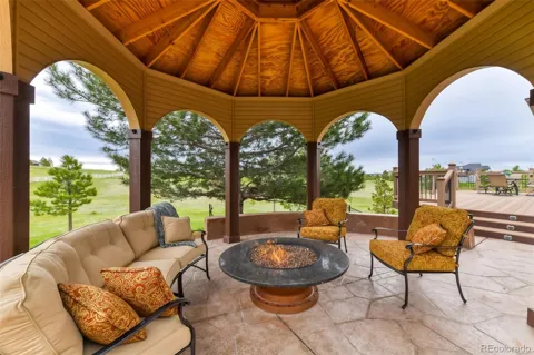 34422 Cherokee Trail