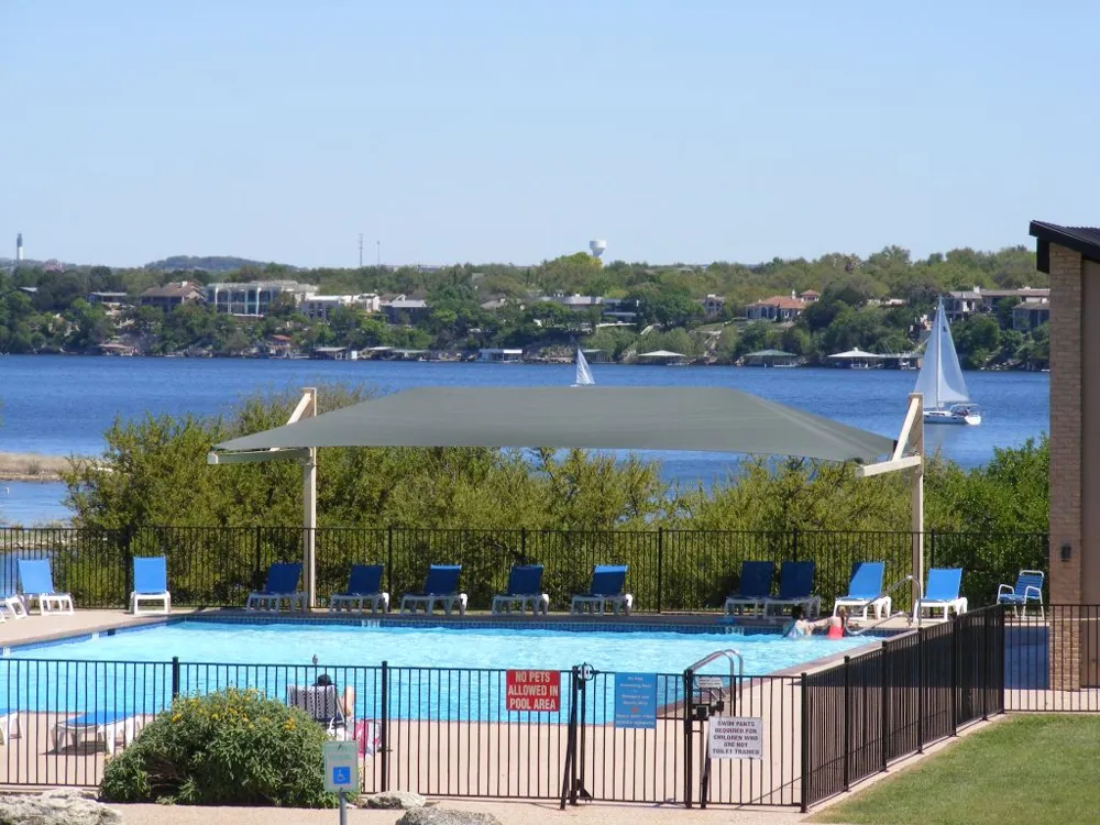 738 Deckhouse Drive Point Venture, TX 78645