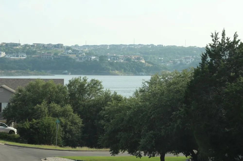 738 Deckhouse Drive Point Venture, TX 78645