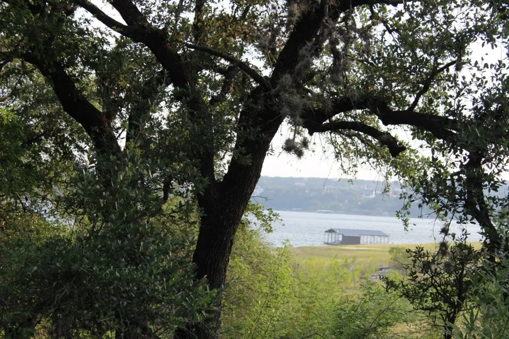 738 Deckhouse Drive Point Venture, TX 78645