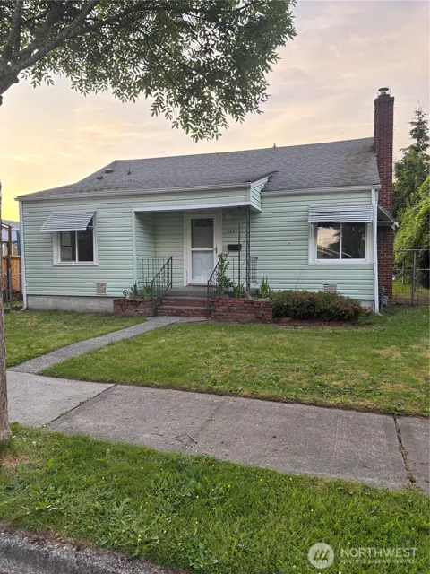 1509 Everett Street