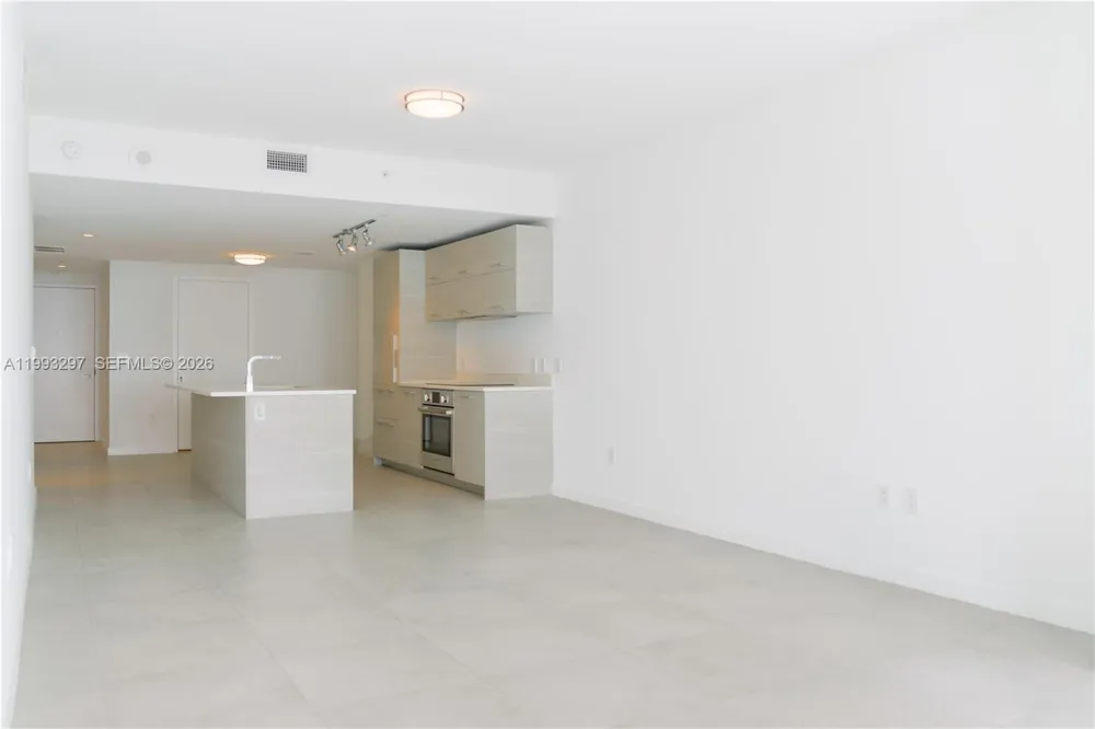 650 NE 32nd St #2104 Miami, FL 33137