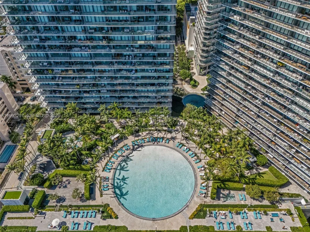 650 NE 32nd St #2104 Miami, FL 33137