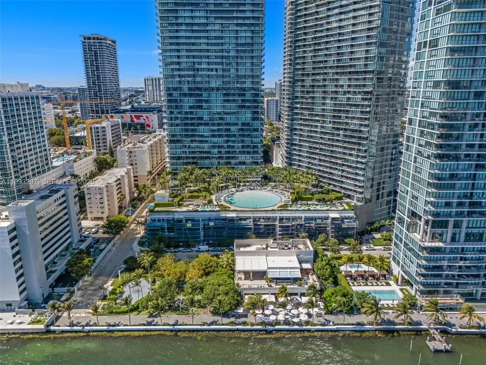 650 NE 32nd St #2104 Miami, FL 33137