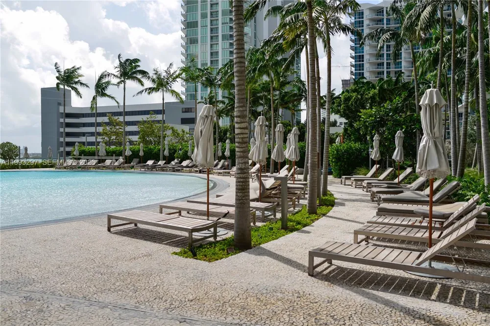 650 NE 32nd St #2104 Miami, FL 33137