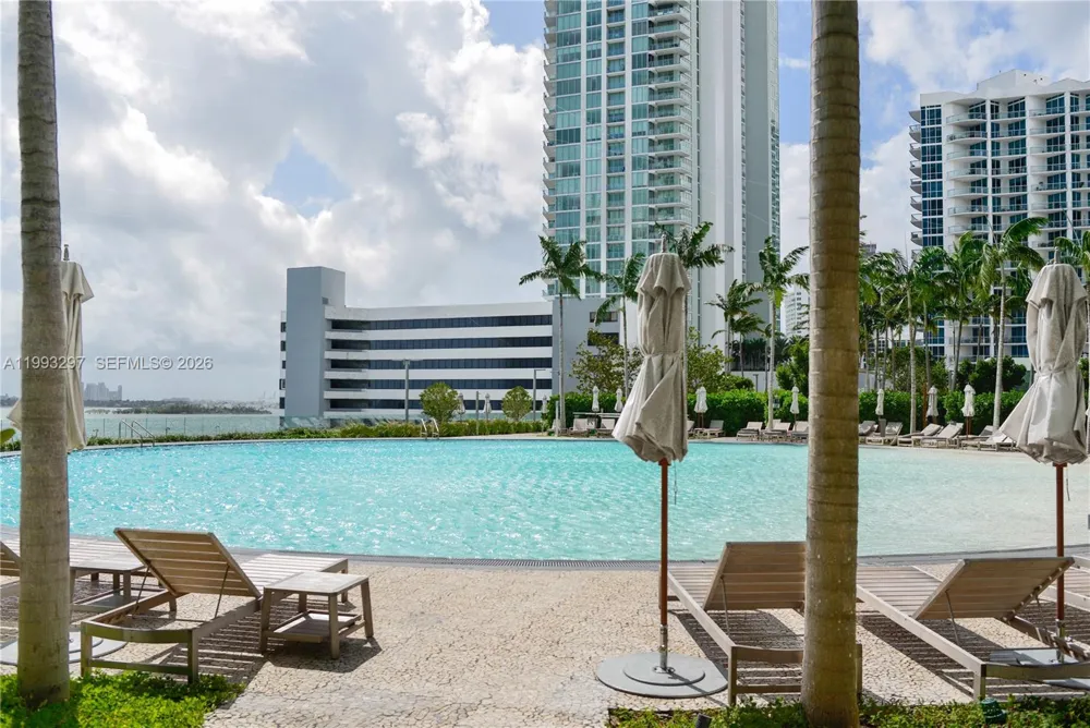 650 NE 32nd St #2104 Miami, FL 33137