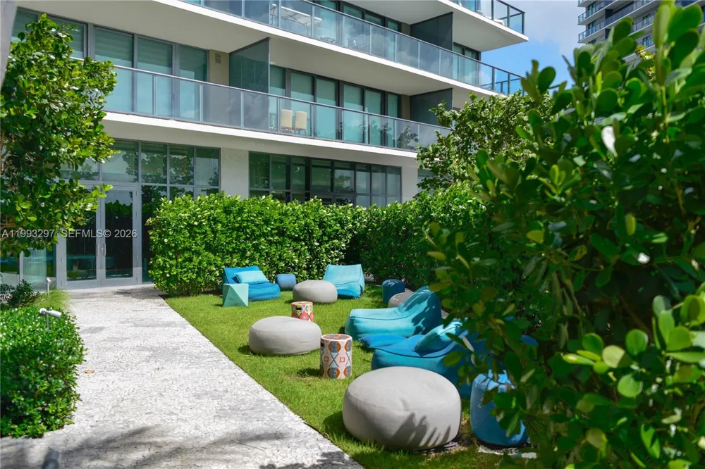 650 NE 32nd St #2104 Miami, FL 33137