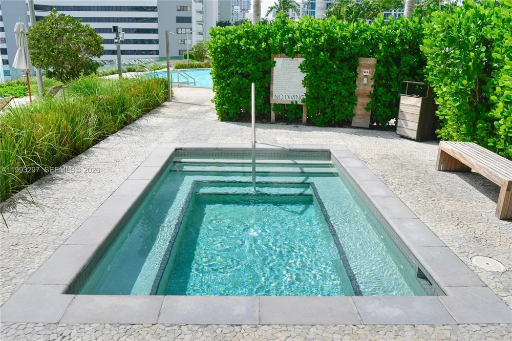 650 NE 32nd St #2104 Miami, FL 33137