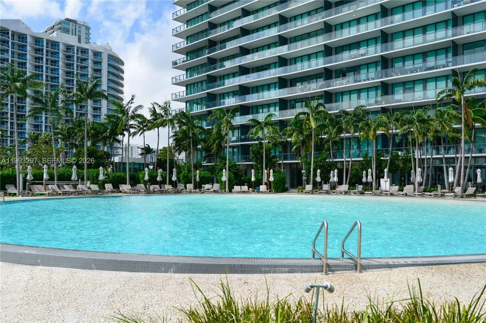 650 NE 32nd St #2104 Miami, FL 33137