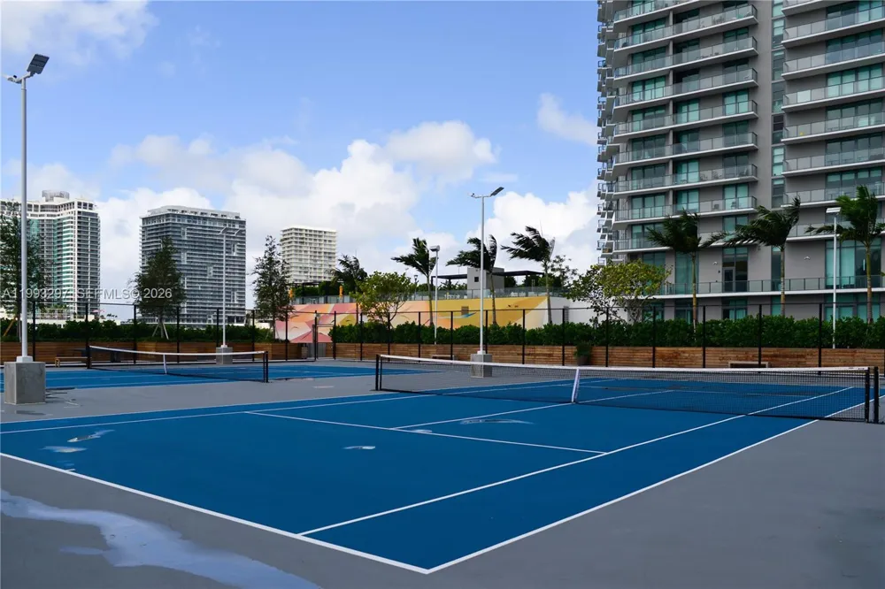 650 NE 32nd St #2104 Miami, FL 33137