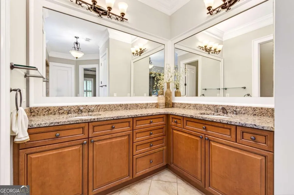 306 Horseshoe BND Statham, GA 30666