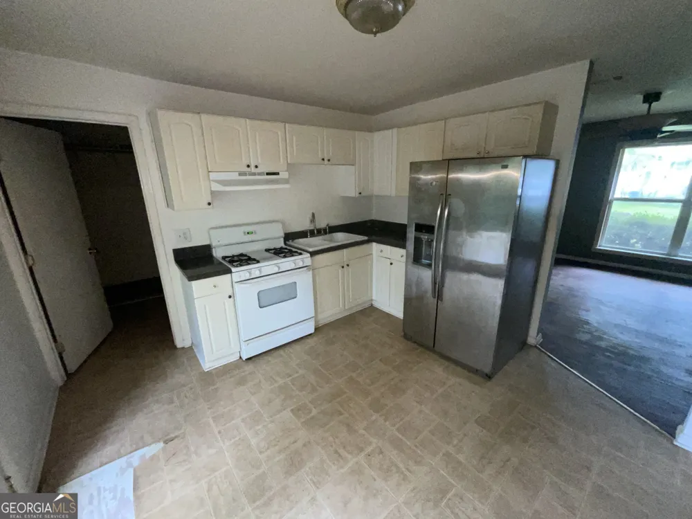 62 Jonathan RD Riverdale, GA 30274