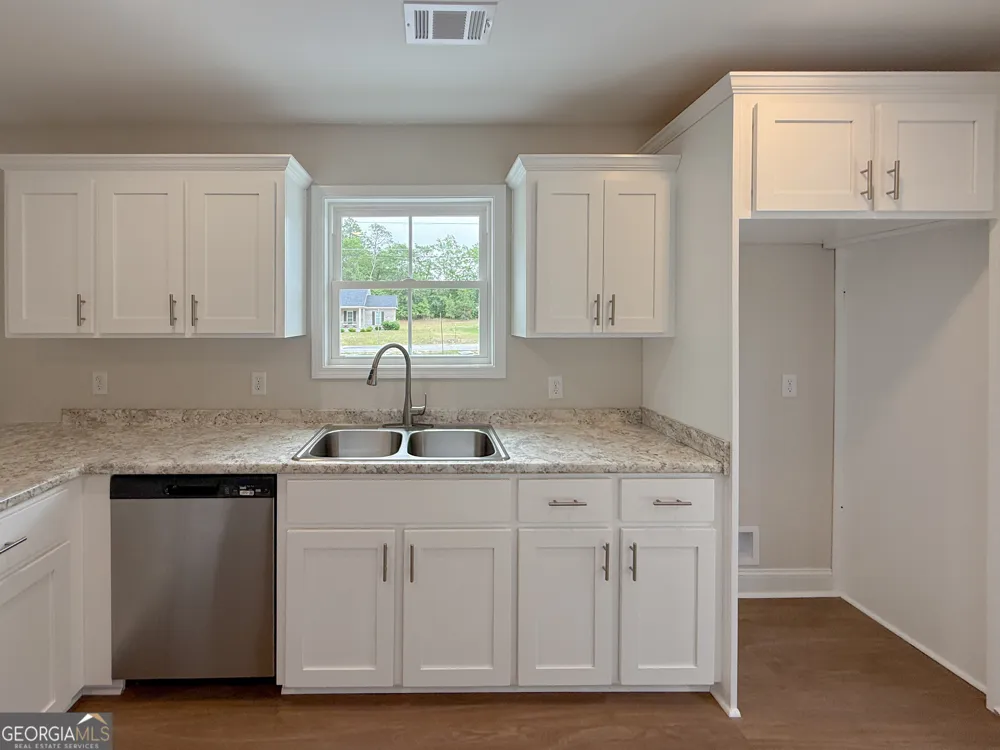 102 Ohoopee ST Reidsville, GA 30453