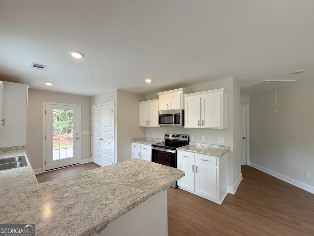 102 Ohoopee ST Reidsville, GA 30453