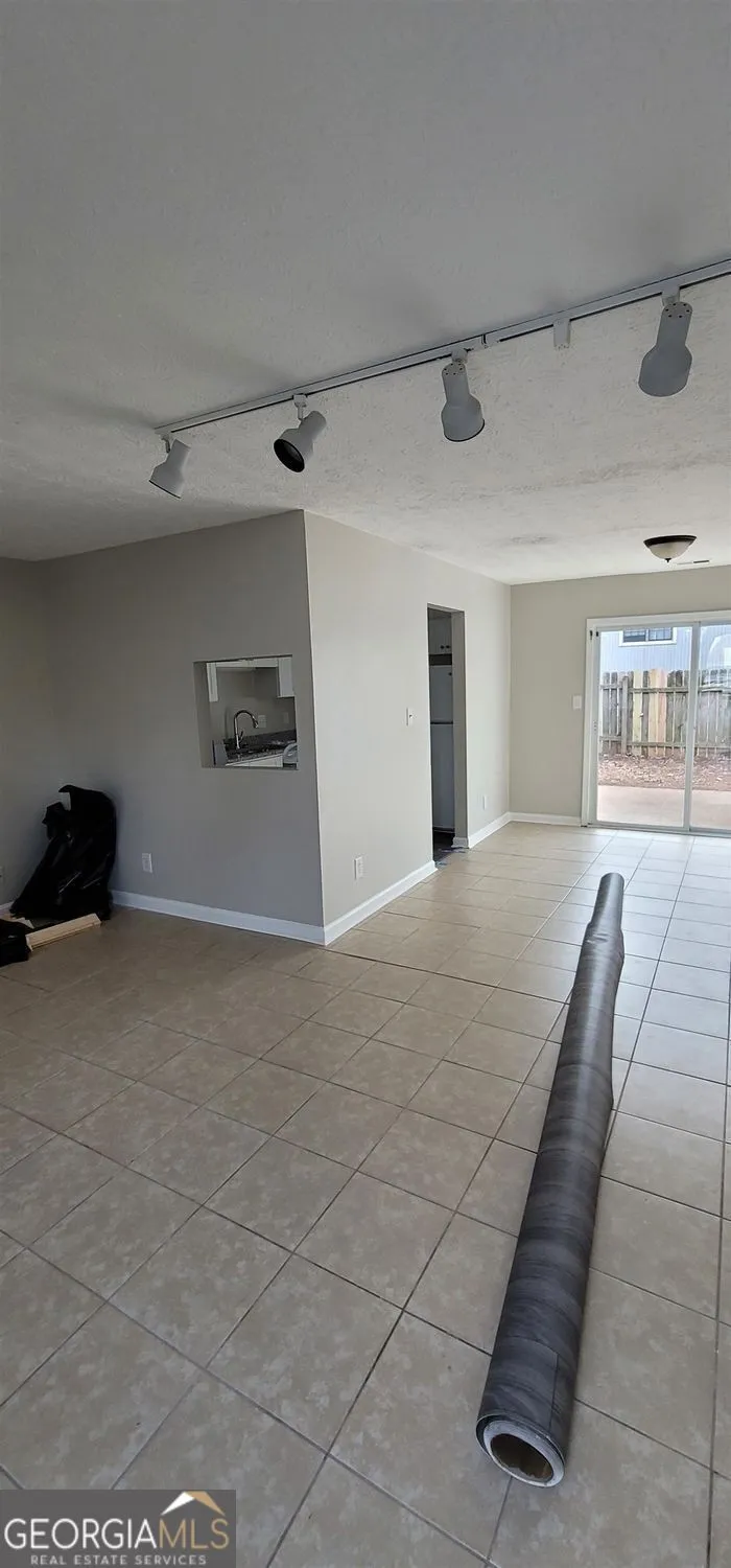 2085 Lenoa LN Austell, GA 30106