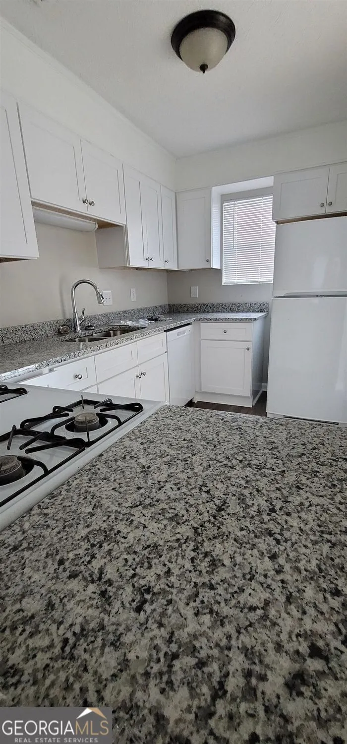2085 Lenoa LN Austell, GA 30106