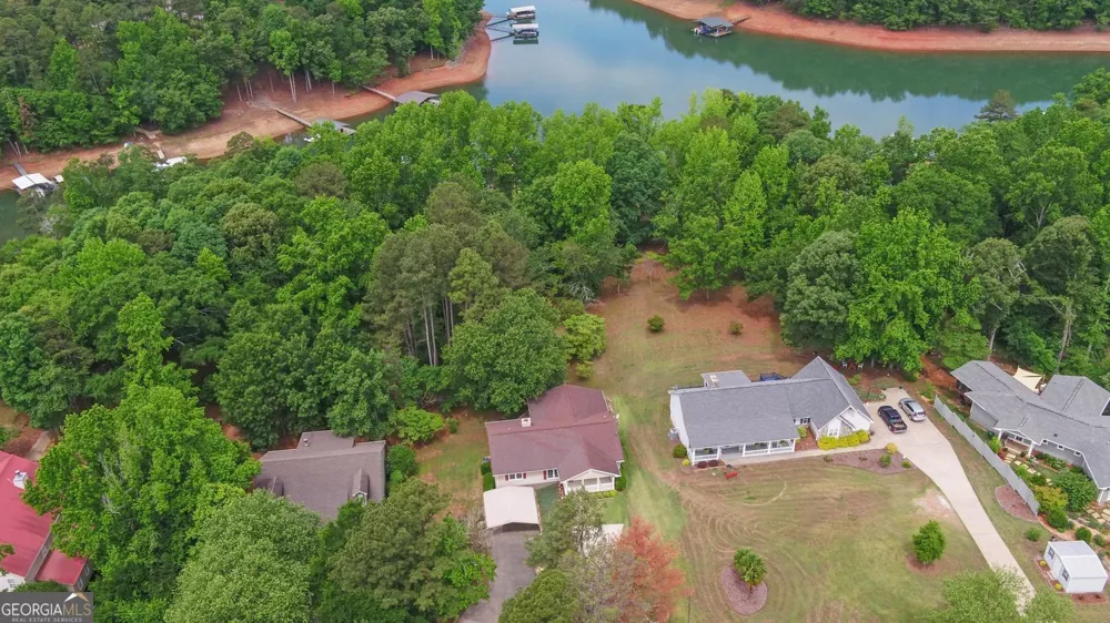 157 Nelle DR Hartwell, GA 30643