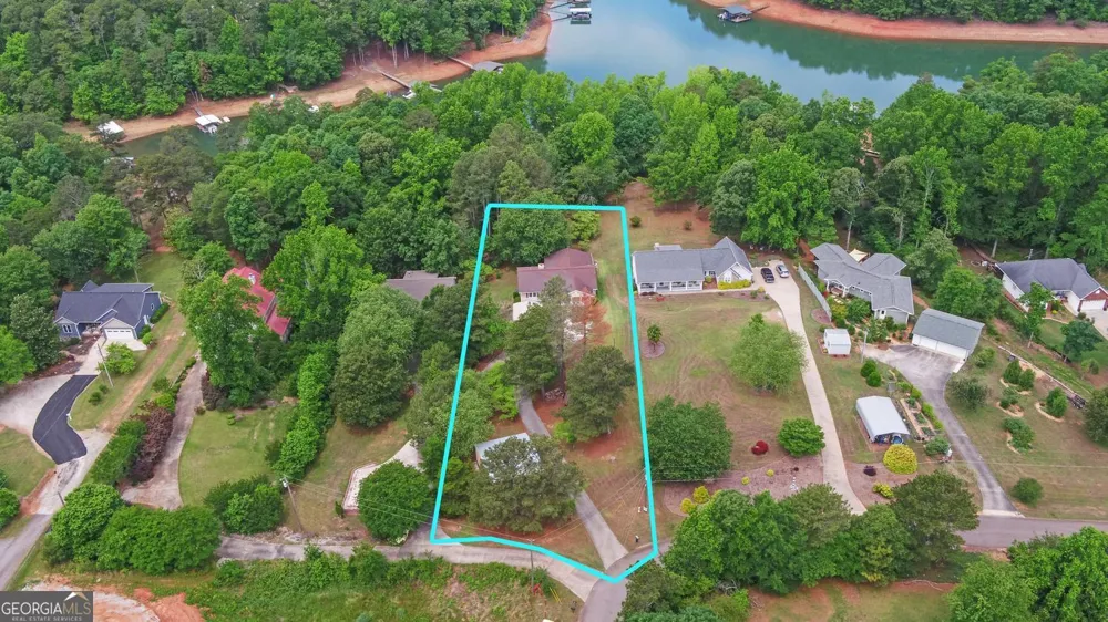 157 Nelle DR Hartwell, GA 30643