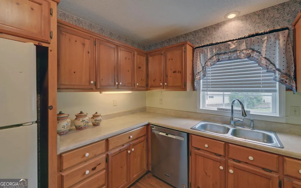 157 Nelle DR Hartwell, GA 30643