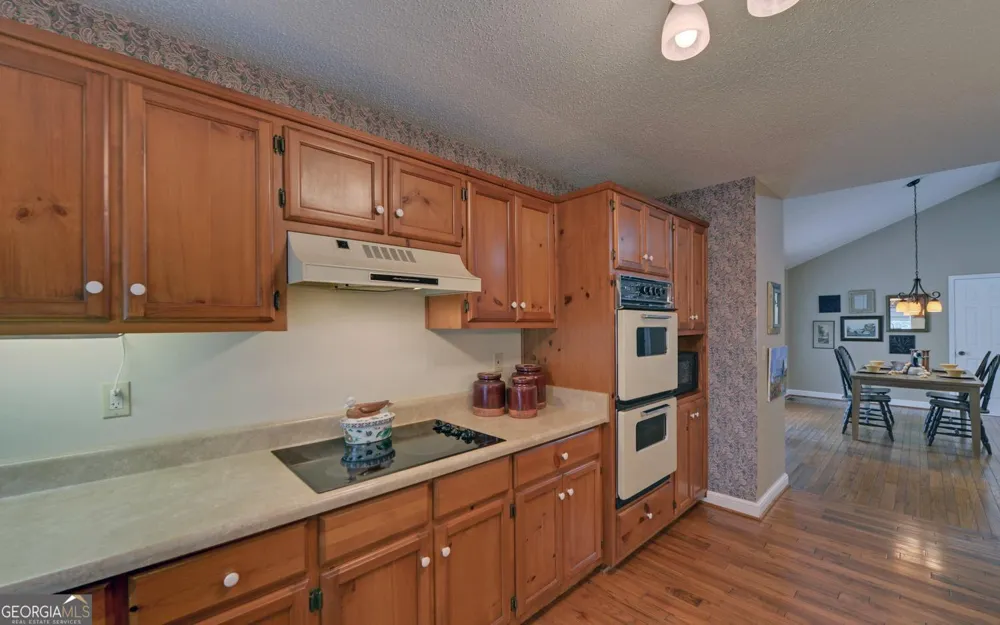 157 Nelle DR Hartwell, GA 30643