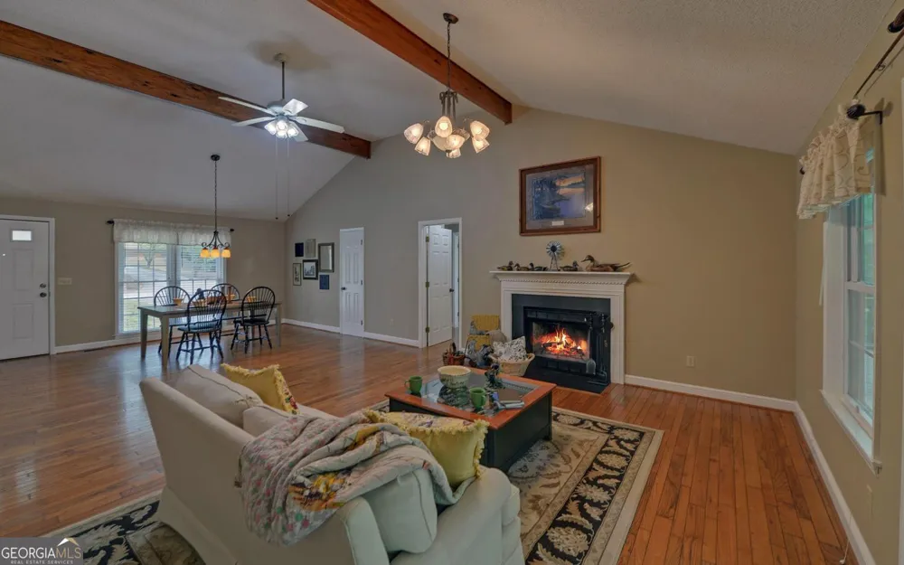 157 Nelle DR Hartwell, GA 30643