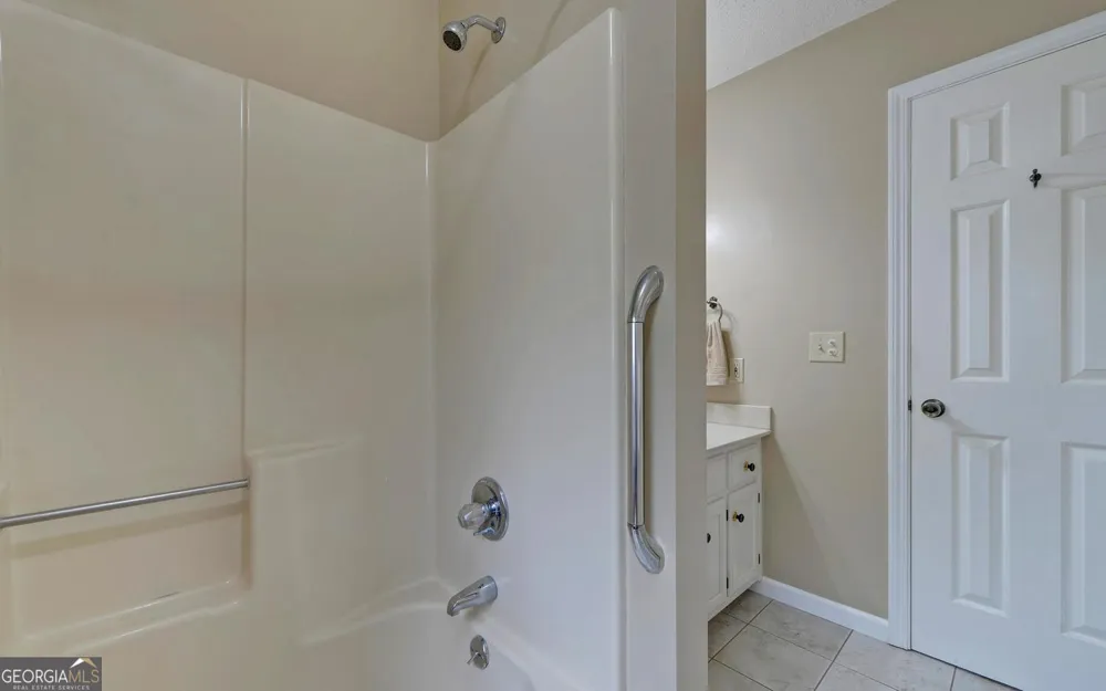 157 Nelle DR Hartwell, GA 30643