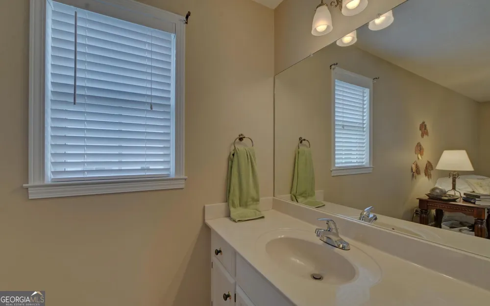 157 Nelle DR Hartwell, GA 30643