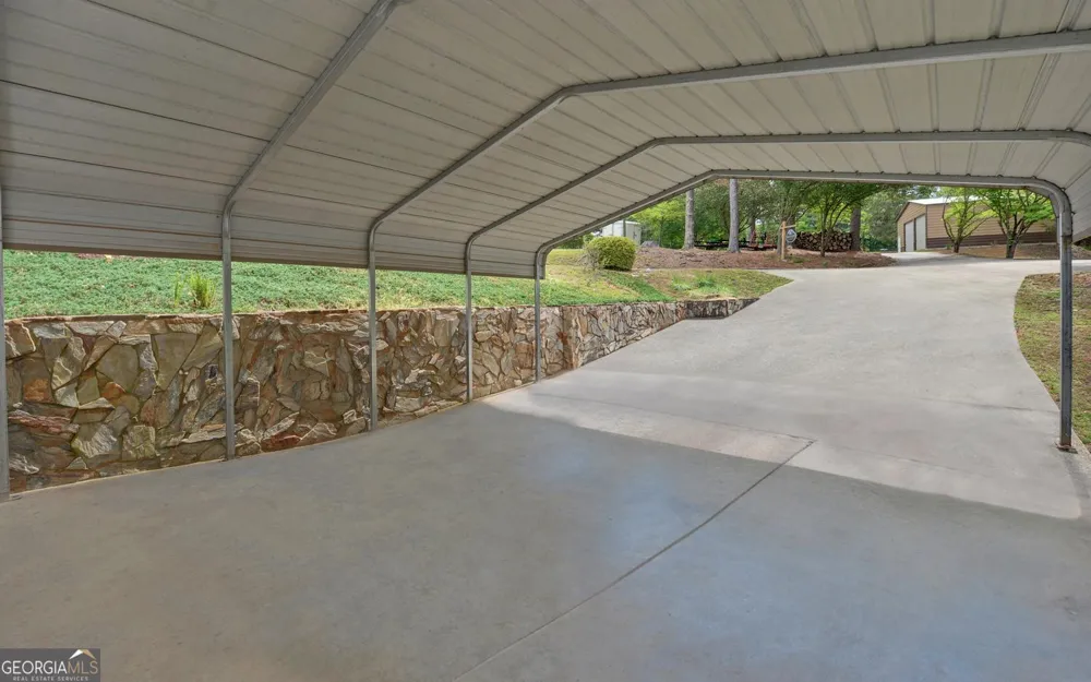 157 Nelle DR Hartwell, GA 30643