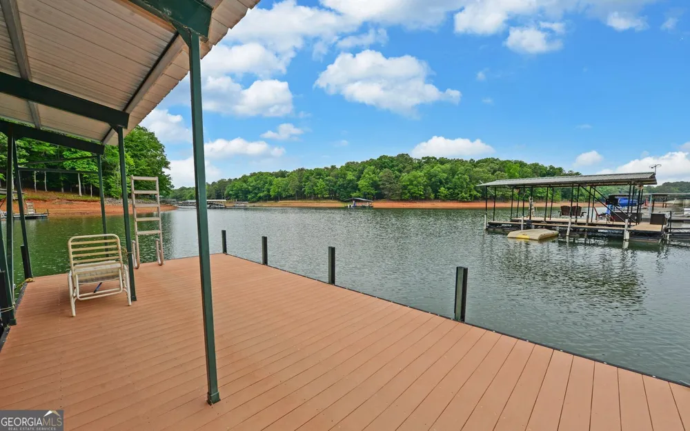 157 Nelle DR Hartwell, GA 30643
