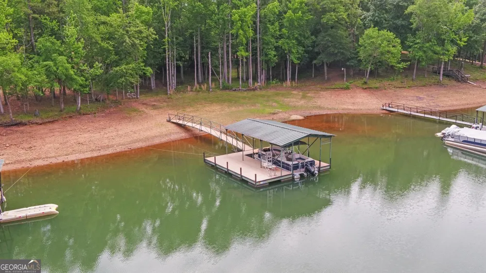 157 Nelle DR Hartwell, GA 30643