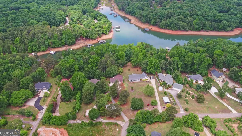 157 Nelle DR Hartwell, GA 30643