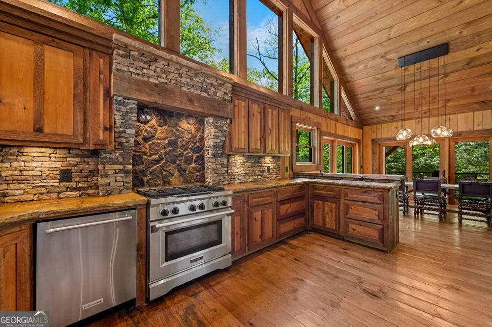 2100 Big Creek RD Cherry Log, GA 30522