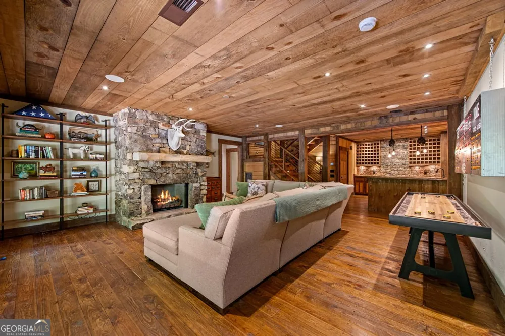 2100 Big Creek RD Cherry Log, GA 30522