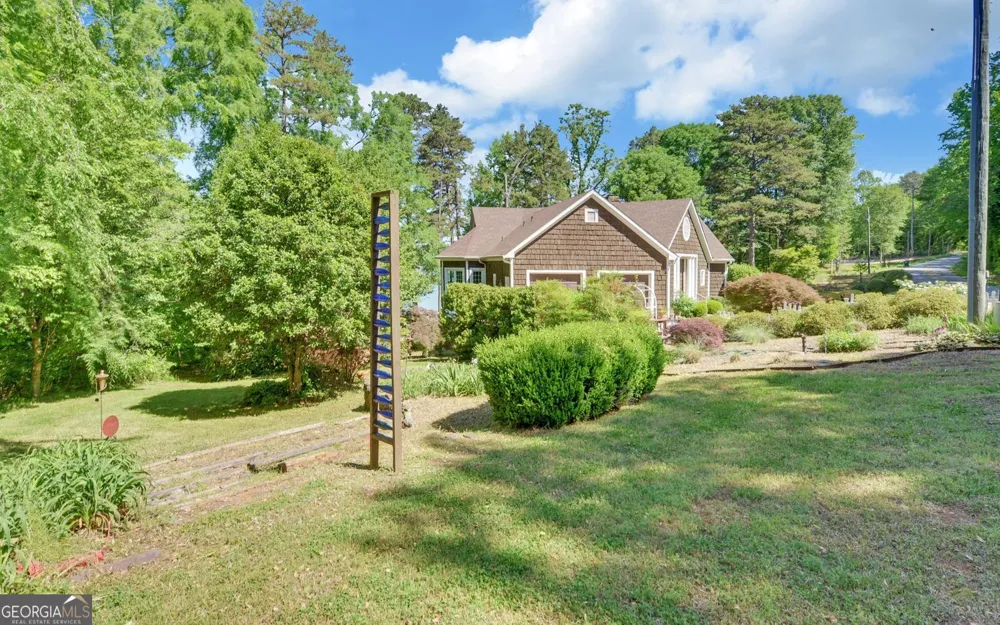 1700 Harbor Light Marina RD Lavonia, GA 30553