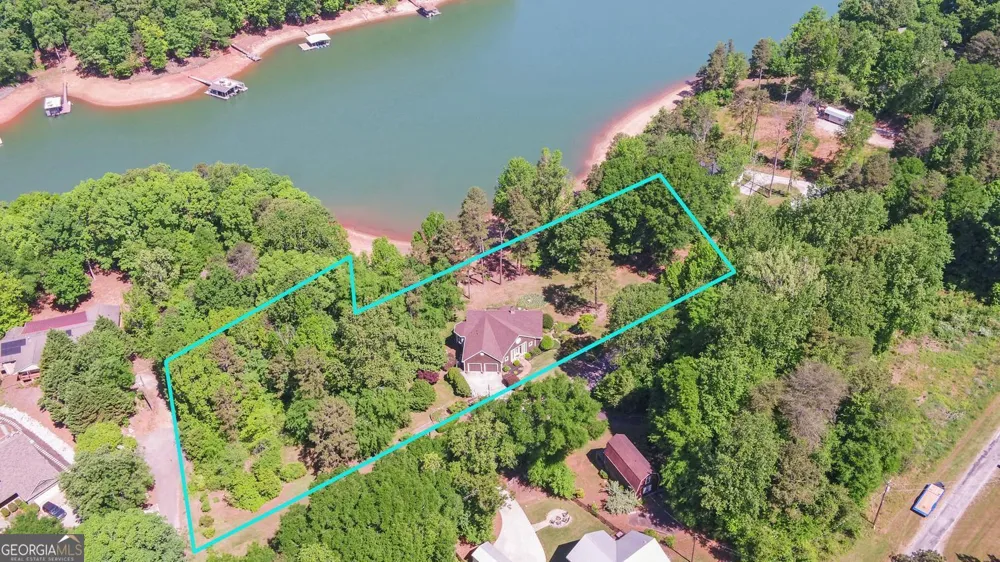 1700 Harbor Light Marina RD Lavonia, GA 30553