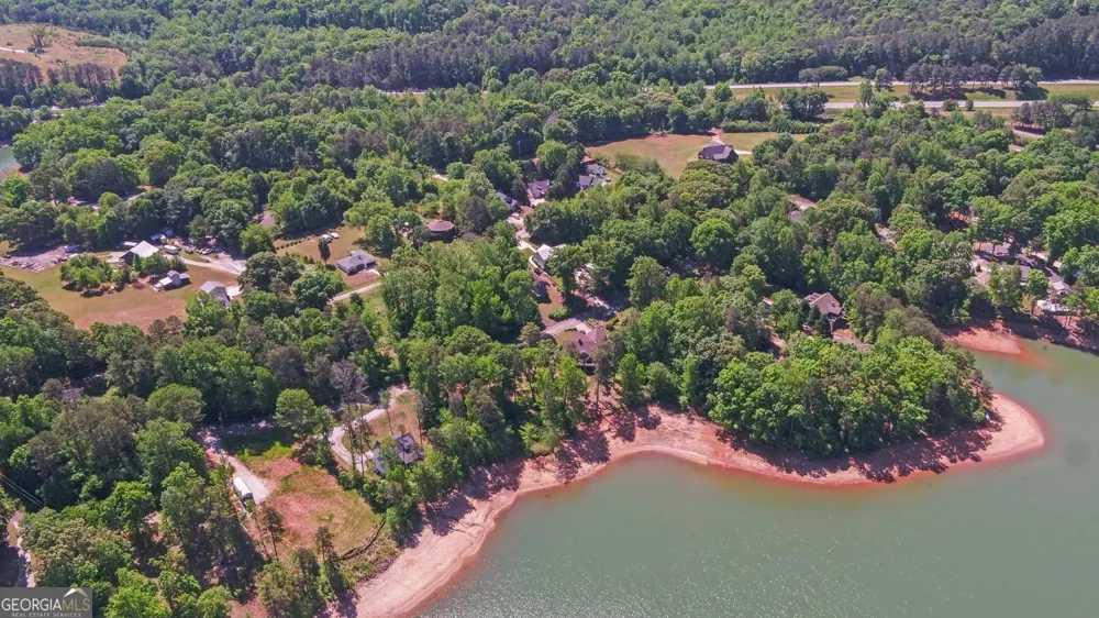 1700 Harbor Light Marina RD Lavonia, GA 30553
