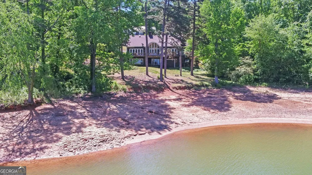 1700 Harbor Light Marina RD Lavonia, GA 30553