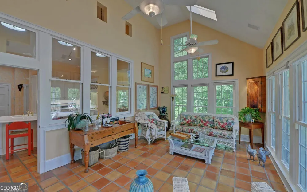 1700 Harbor Light Marina RD Lavonia, GA 30553