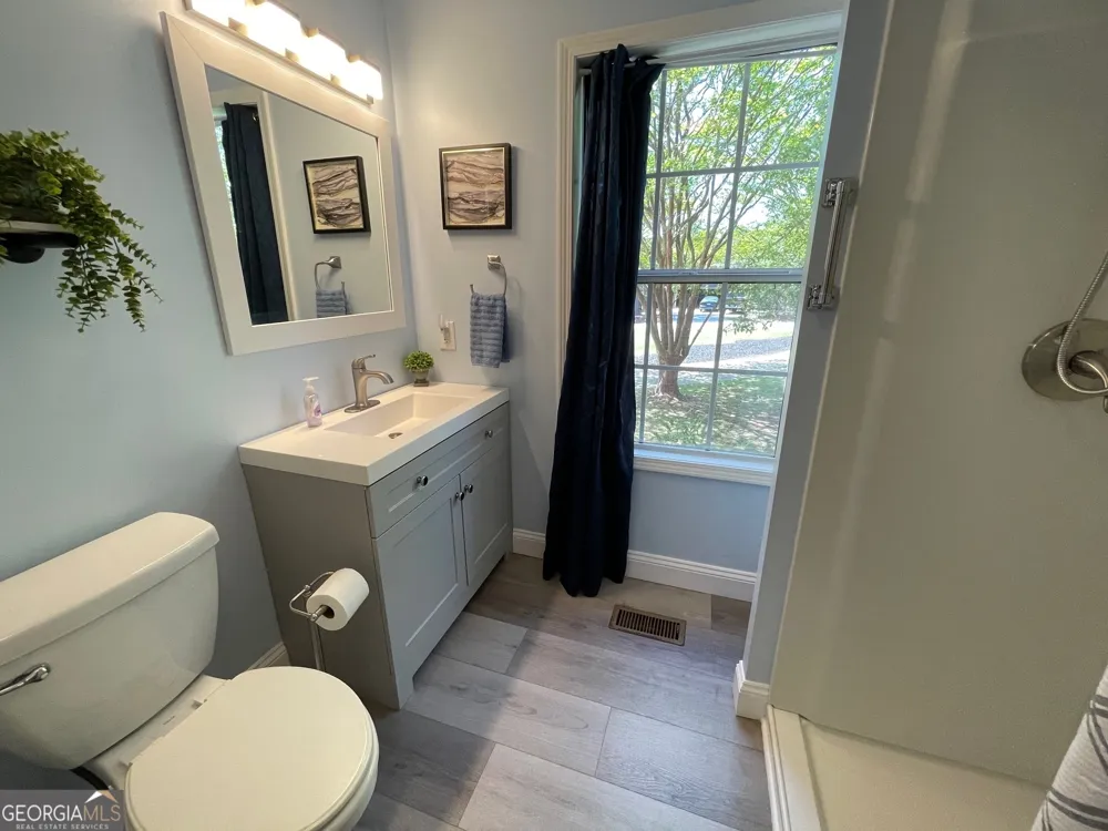 620 S Hogan DR Westminster, SC 29693