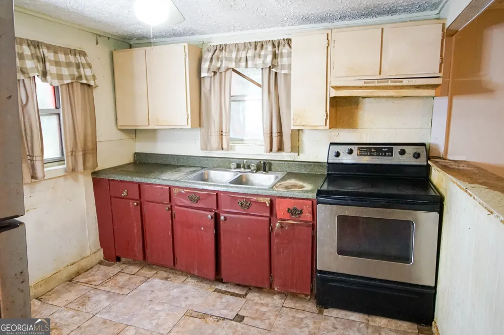 28 E Mlk Jr AVE Lakeland, GA 31635