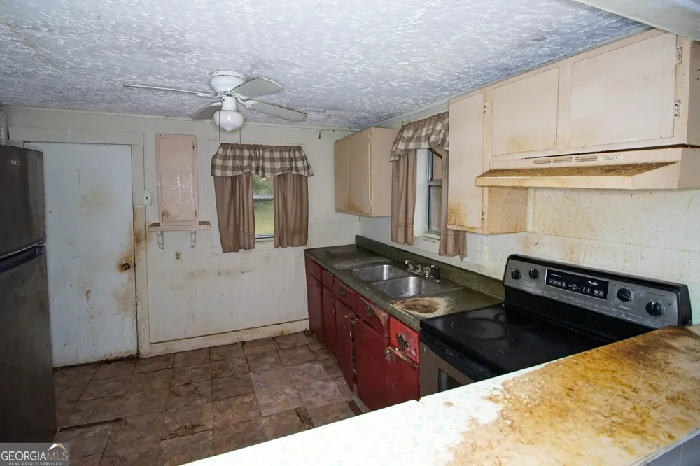 28 E Mlk Jr AVE Lakeland, GA 31635
