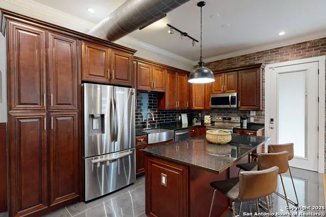 609 Sturgeon San Marcos, TX 78666