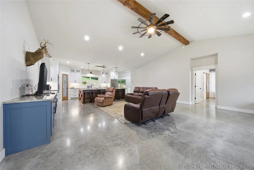 32295 S 4220 ROAD Inola, OK 74036